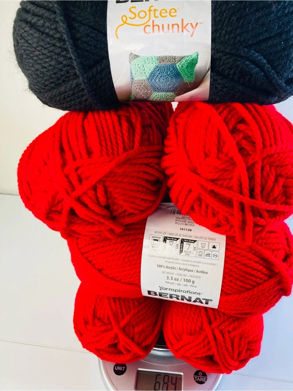 684g / 24.13 oz Bernat Softee Chunky Yarn Bundle in 6 Red & 1 Black 100% Acrylic